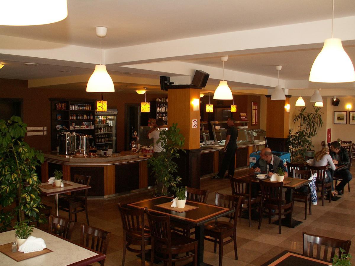 Hotel Lotos Woskrzenice Duze Eksteriør billede