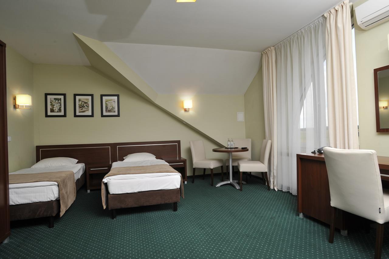Hotel Lotos Woskrzenice Duze Eksteriør billede