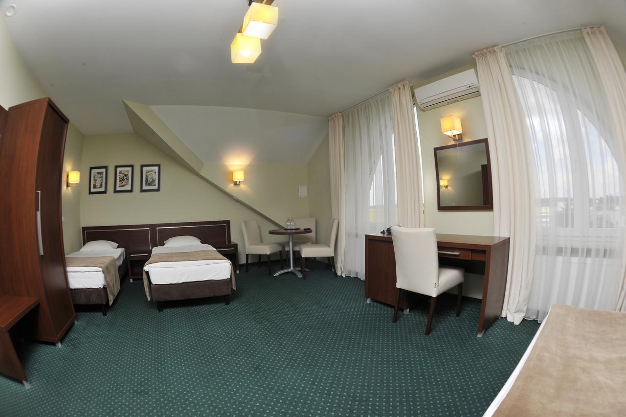 Hotel Lotos Woskrzenice Duze Eksteriør billede