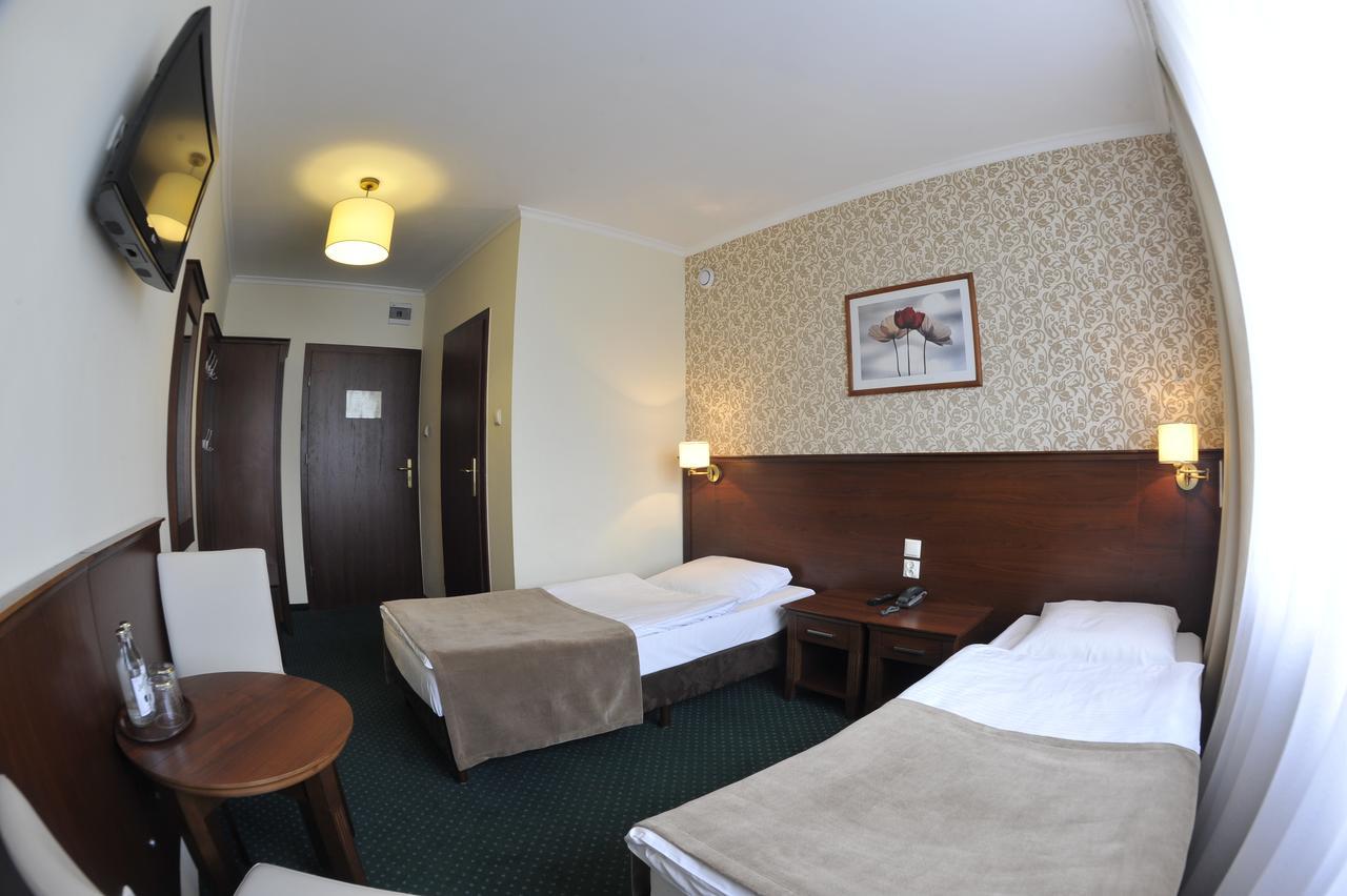 Hotel Lotos Woskrzenice Duze Eksteriør billede