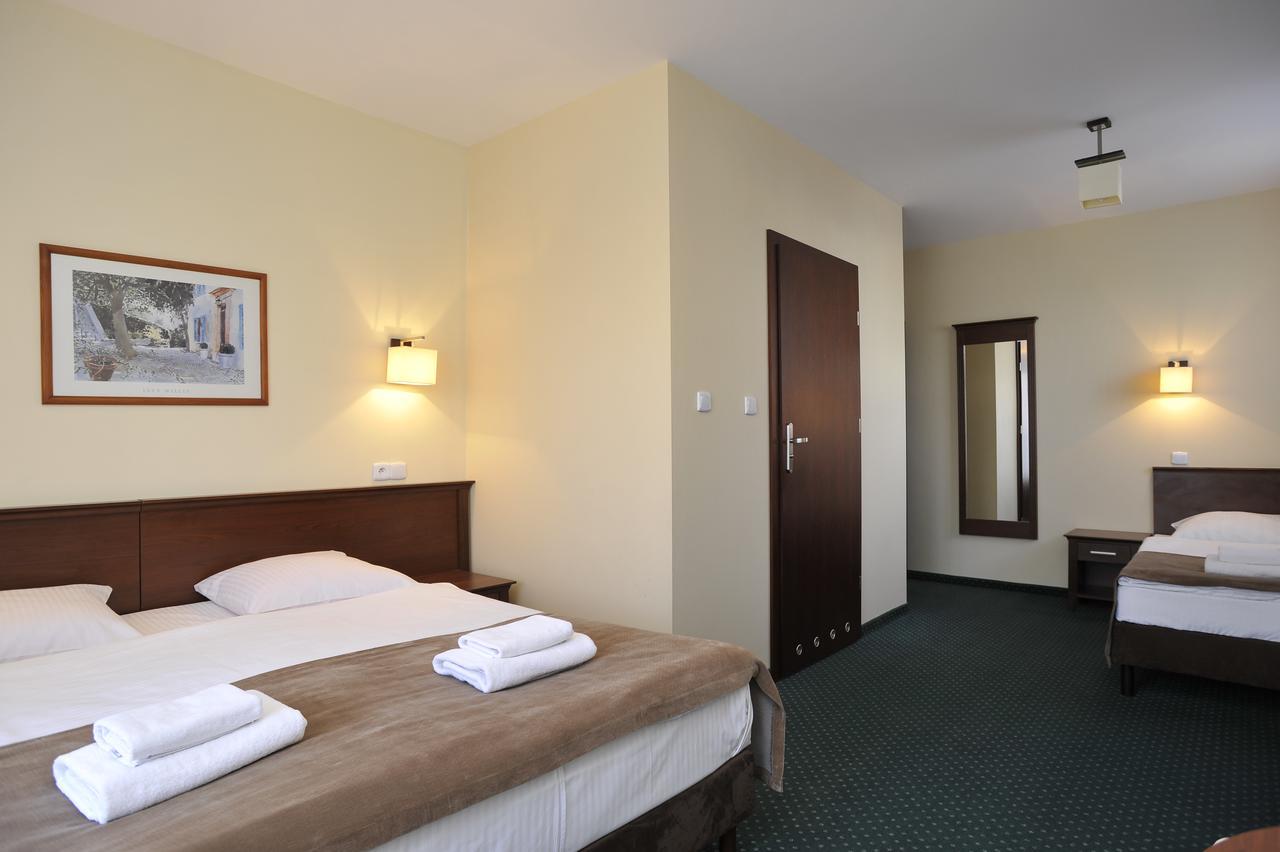 Hotel Lotos Woskrzenice Duze Eksteriør billede