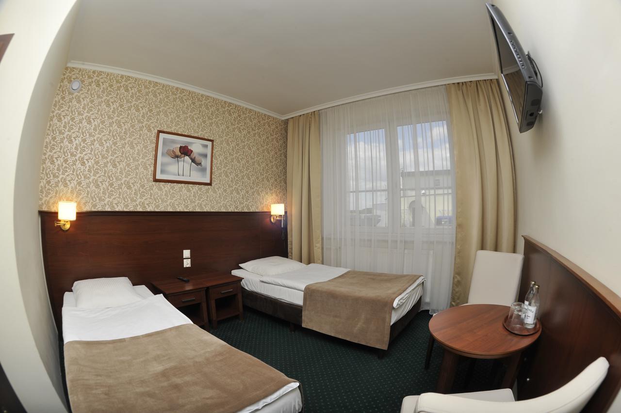 Hotel Lotos Woskrzenice Duze Eksteriør billede